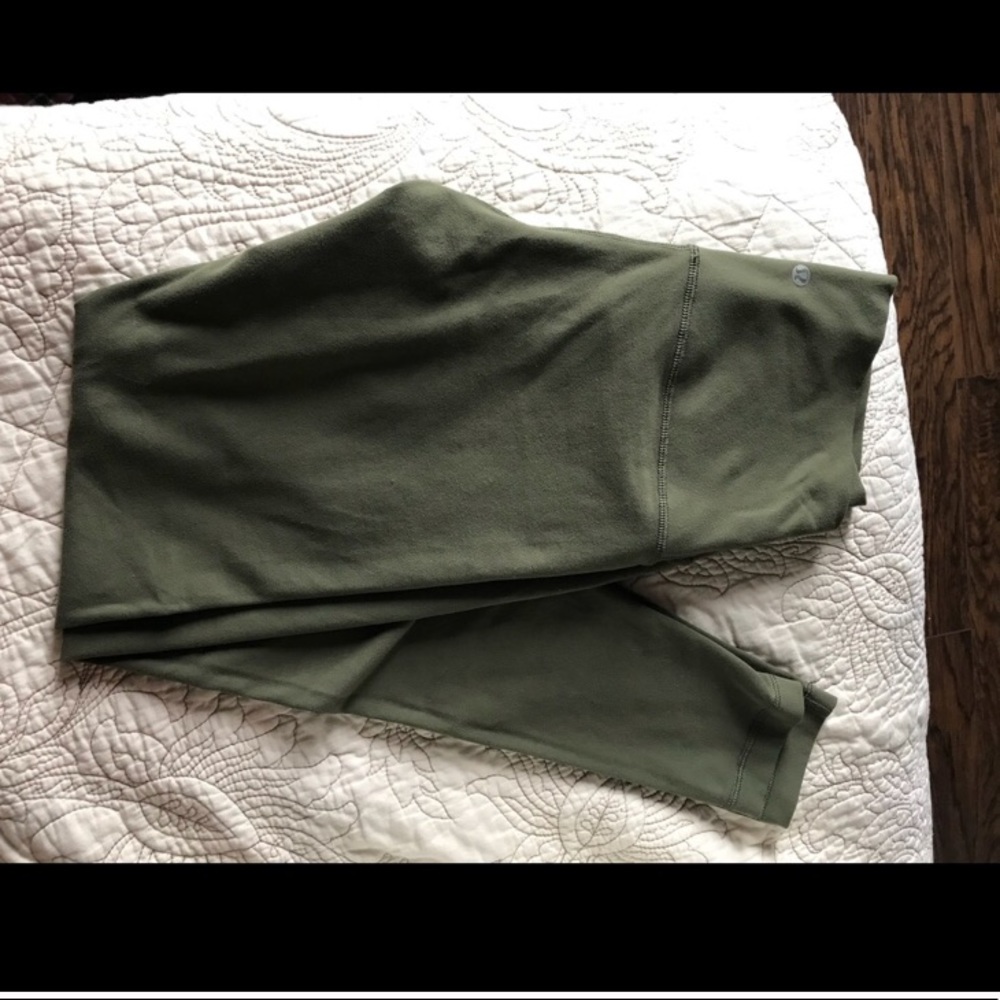 Lululemon Wunder Under leggings